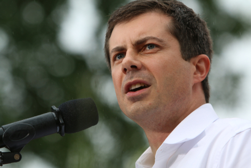 Des,Moines,,Iowa,-,September,21,,2019:,Pete,Buttigieg,,Democratic Individual speaking passionately into a microphone at an outdoor event